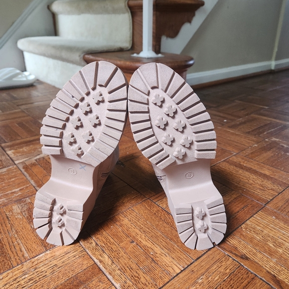 Universal Thread Women Ankle Boots Taupe Suede Chunky Heel Side Zip Lug Sole S-8 - Picture 5 of 12